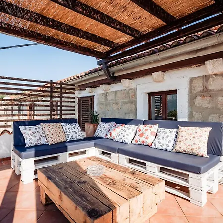 Διαμέρισμα Amazing In *